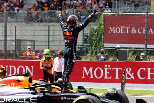 26.07.2025, xsvx, Motorsport FIA Formel 1, Großer Preis von Belgien v.l. Max Verstappen (Oracle Red Bull Racing) Startnummer 1 nach dem Sieg im Sprintrennen (FIA REGULATIONS PROHIBIT ANY USE OF PHOTOGRAPHS as IMAGE SEQUENCES and or QUASI-VIDEO) Spa