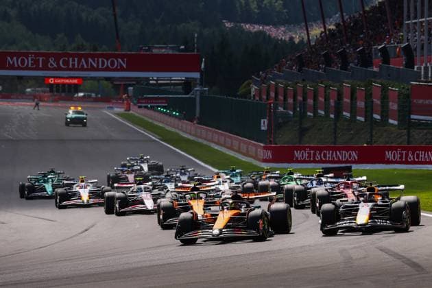 F1 - BELGIAN GRAND PRIX 2025 start of the race, depart, sprint race 81 PIASTRI Oscar (aus), McLaren F1 Team MCL39, 01 VERSTAPPEN Max (nld), Red Bull Racing RB21, 04 NORRIS Lando (gbr), McLaren F1 Team MCL39, action during the 2025 Formula 1 Belgian Grand Prix, 13th round of the 2025 FIA Formula One World Championship, WM, Weltmeisterschaft from July 25 to 27, 2025 on the Circuit de Spa-Francorchamps, in Stavelot, Belgium - StavelotBelgium Copyright: xANTONINxVINCENTx