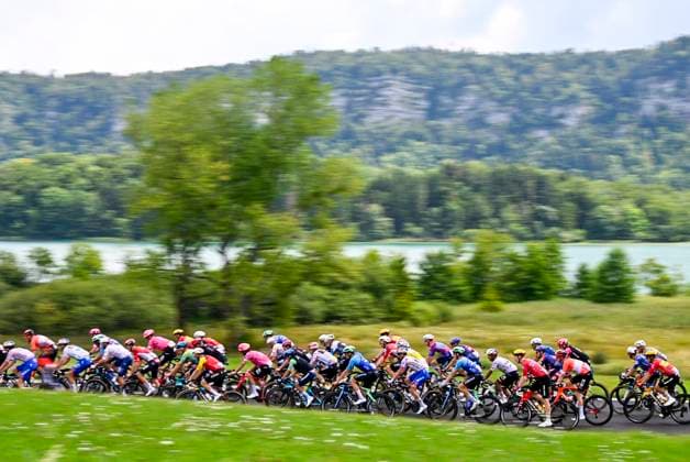 Tour de France 2025 Stage 20 PONTARLIER, FRANCE - JULY 26 : Illustration picture of the peloton during stage 20 of the 112th edition of Tour de France an UCI World Tour 2.UWT cycling road race stage for Men Elite of 185 km with start in Nantua and finish in Pontarlier on July 26, 2025 in Pontarlier, France, 26 07 2025 ( Motordriver Kenny Verfaillie - Pontarlier France  Copyright: xJasperxJacobsx