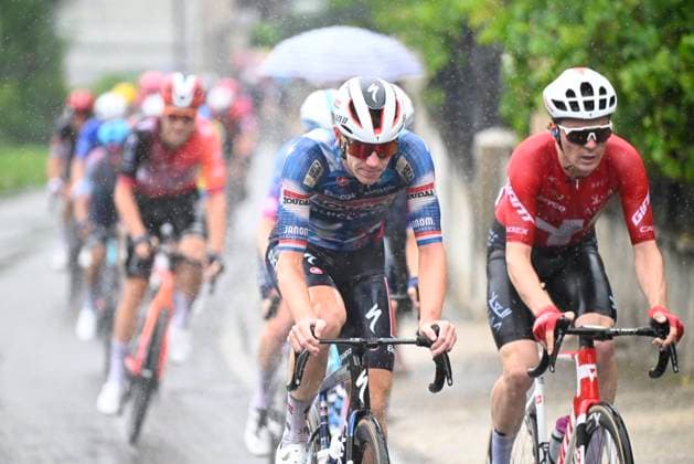Tour de France 2025 Stage 20 PONTARLIER, FRANCE - JULY 26 : Rider of Soudal Quick-Step, Schmid Mauro (SUI) of Team Jayco AlUla in action during stage 20 of the 112th edition of Tour de France an UCI World Tour 2.UWT cycling road race stage for Men Elite of 185 km with start in Nantua and finish in Pontarlier on July 26, 2025 in Pontarlier, France, 26 07 2025 ( Motordriver Kenny Verfaillie - Pontarlier France  Copyright: xJasperxJacobsx