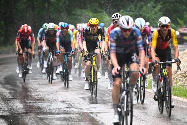 Tour de France 2025 Stage 20 PONTARLIER, FRANCE - JULY 26 : Jorgenson Matteo (USA) of Team Visma - Lease a Bike in action during stage 20 of the 112th edition of Tour de France an UCI World Tour 2.UWT cycling road race stage for Men Elite of 185 km with start in Nantua and finish in Pontarlier on July 26, 2025 in Pontarlier, France, 26 07 2025 ( Motordriver Kenny Verfaillie - Pontarlier France  Copyright: xJasperxJacobsx