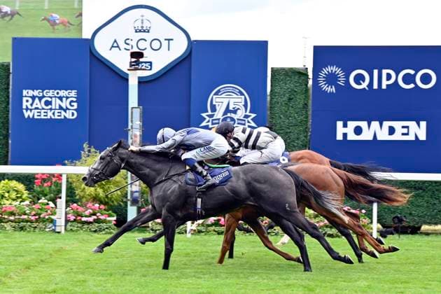 Sport Bilder des Tages 26.07.2025, Ascot, Windsor, GBR - Cheshire Dancer with Billy Loughnane up wins the Longines Valiant Stakes. Ascot racecourse. (Pferd, Jockey, Cheshire Dancer, Loughnane, Sieg, Ziel, Zielankunft) 250726C935ASCOT.JPG *** 26 07 2025, Ascot, Windsor, GBR Cheshire Dancer with Billy Loughnane up wins the Longines Valiant Stakes Ascot racecourse horse, jockey, Cheshire Dancer, Loughnane, victory, finish, finish 250726C935ASCOT JPG