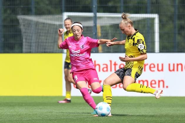 26.07.2025, Fussball, Frauen, Testspiel, Saison 2025 2026, Borussia Dortmund vs. Cerezo Osaka im Fussballpark BVB Hohenbuschei in Dortmund (Deutschland) Moka (Cerezo Osaka, 19), Dortmund Fussballpark BVB Hohenbuschei Nordrhein Westfalen Deutschland