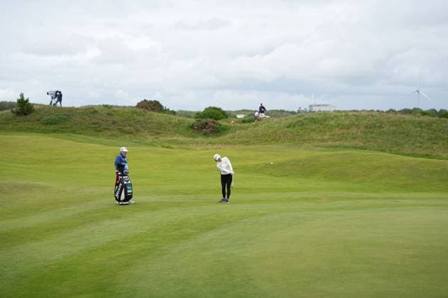 26th July 2025; Dundonald Links, Irvine, Scotland ISPS HANDA Womens Scottish Open Golf Round 3; Minami Katsu chips onto the green  AlecxBrown