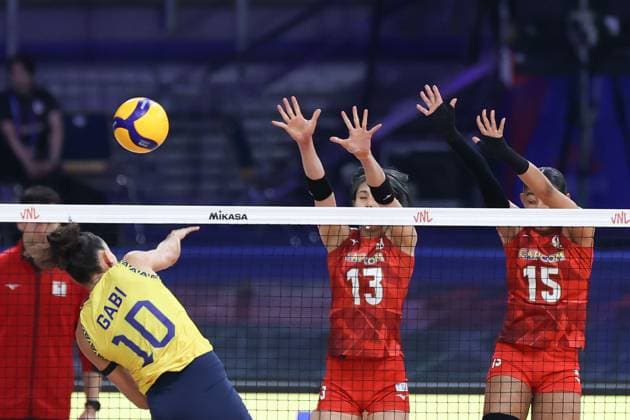 LODZ 26.07.2025 SIATKOWKA KOBIET POLFINAL LIGA NARODOW MECZ : JAPONIA - BRAZYLIA WOMEN™S VOLLEYBALL VNL NATIONS LEAGUE SEMIFINALS MATCH : JAPAN - BRASIL NZ GABRIELA BRAGA GUIMARAES YUKIKO WADA AIRI MIYABE FOT. WERONIKA KRZEMINSKA - POLEC ARENA AKCJI NEWSPIX.PL --- newspix.pl 