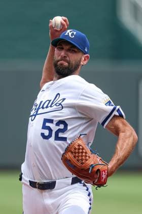 July 26, 2025: Kansas City Royals starting pitcher Michael Wacha (52) warms up before the first inning against the Cleveland Guardians at Kauffman Stadium in Kansas City, MO. CSM Kansas City United States of America - ZUMAc04_ 20250726_zma_c04_063 Copyright: xDavidxSmithx