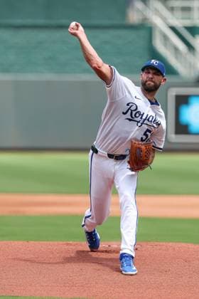 July 26, 2025: Kansas City Royals starting pitcher Michael Wacha (52) warms up before the first inning against the Cleveland Guardians at Kauffman Stadium in Kansas City, MO. CSM Kansas City United States of America - ZUMAc04_ 20250726_zma_c04_066 Copyright: xDavidxSmithx