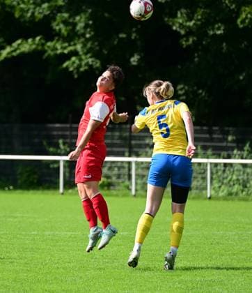 26.07.2025 xkhx Kassel Regionalliga Süd Saison 2025 2026 Frauen KSV Hessen Kassel - SF BG Marburg Esma Oezdemir (KSV Hessen Kassel ) gegen Gina Troeller (SF BG Marburg)