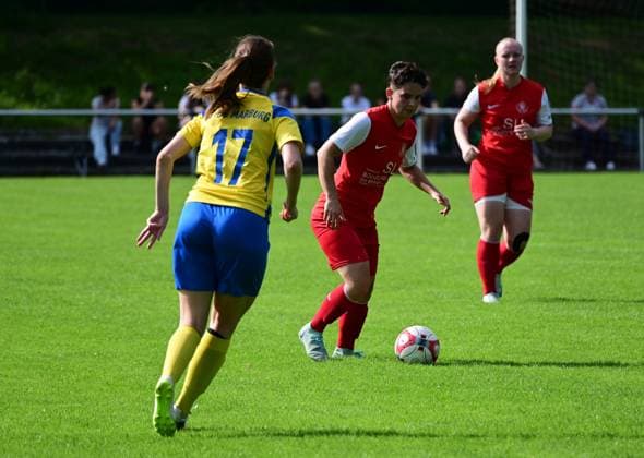 26.07.2025 xkhx Kassel Regionalliga Süd Saison 2025 2026 Frauen KSV Hessen Kassel - SF BG Marburg Esma Oezdemir (KSV Hessen Kassel ) gegen Sophia Goy (SF BG Marburg)