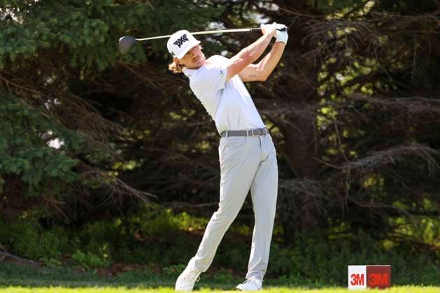 July 26, 2025, Blaine, Minnesota, United States: JAKE KNAPP watches his drive at hole two on the third day of competition at the 2025 PGA, Golf Herren 3M Open at TPC Twin Cities. Blaine United States - ZUMAt166 20250726_zsp_t166_034 Copyright: xMichaelxTurnerx