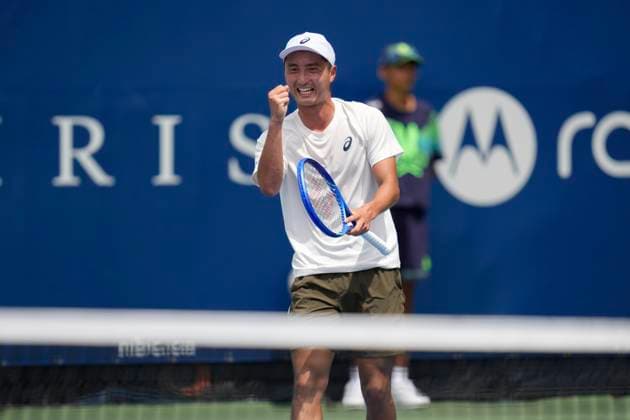 July 26, 2025, Toronto, Ontario, Canada: Shintaro Mochizuki of Japan celebrates a point against Yasutaka Uchiyama of Japan during the Men s Singles first round match on day 1 of the ATP, Tennis Herren Masters 1000 National Bank Open at Sobeys Stadium. on July 26, 2025 in Toronto, Canada. Toronto Canada - ZUMAe321 20250726_zsa_e321_107 Copyright: xLeonardoxRamirezx