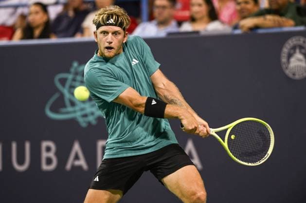July 26, 2025, Washington, D.C, U.S: ALEJANDRO DAVIDOVICH FOKINA hits a backhand during his semifinal match against Ben Shelton at the Rock Creek Tennis Center. Washington U.S - ZUMAg196 20250726_zap_g196_034 Copyright: xKylexGustafsonx