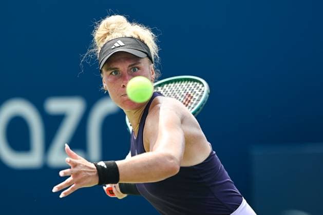 MONTREAL, QC - JULY 26: Leolia Jeanjean (FRA) tracks the ball during a qualifying round match at WTA, Tennis Damen National Bank Open on July 26, 2025 at IGA Stadium in Montreal, QC (Photo by David Kirouac Icon Sportswire) TENNIS: JUL 26 National Bank Open EDITORIAL USE ONLY Icon250726063
