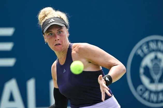 MONTREAL, QC - JULY 26: Leolia Jeanjean (FRA) returns the ball during a qualifying round match at WTA, Tennis Damen National Bank Open on July 26, 2025 at IGA Stadium in Montreal, QC (Photo by David Kirouac Icon Sportswire) TENNIS: JUL 26 National Bank Open EDITORIAL USE ONLY Icon250726055