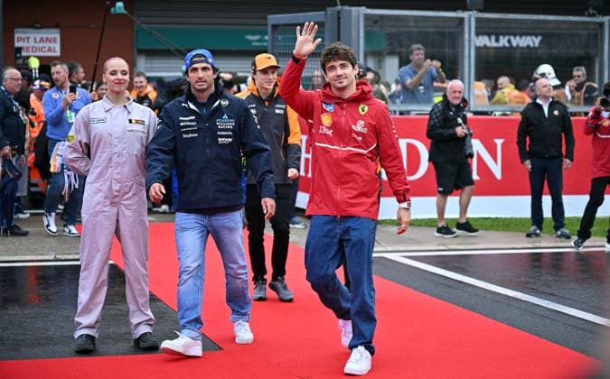 Ahead of F1 Belgian Grand Prix SPA, BELGIUM - JULY 27: Charles Leclerc of Ferrari greets the crowd during the parade held ahead of the Formula 1 Belgian Grand Prix at the 7-kilometer Circuit de Spa-Francorchamps in Spa, Belgium, on July 27, 2025. Dursun Aydemir Anadolu Spa Belçika. Editorial use only. Please get in touch for any other usage.  Copyright: x2025xAnadoluxDursunxAydemirx