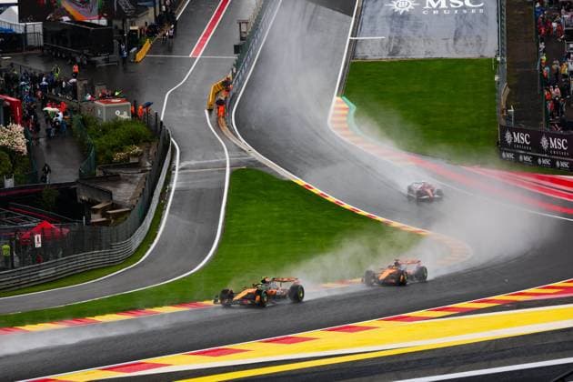 Sport Bilder des Tages F1 - BELGIAN GRAND PRIX 2025 04 NORRIS Lando (gbr), McLaren F1 Team MCL39, action 81 PIASTRI Oscar (aus), McLaren F1 Team MCL39, action during the 2025 Formula 1 Belgian Grand Prix, 13th round of the 2025 FIA Formula One World Championship, WM, Weltmeisterschaft from July 25 to 27, 2025 on the Circuit de Spa-Francorchamps, in Stavelot, Belgium - Copyright: xANTONINxVINCENTx