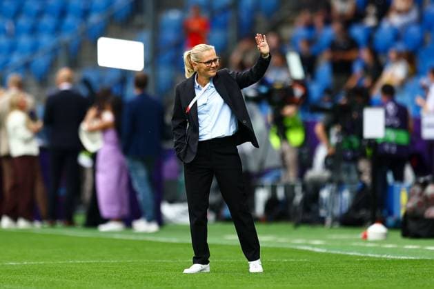 Sarina Wiegman head coach of England Women prior to kick off England Women v Spain Women, UEFA European Women s Championship, Final, Football, St. Jakob Park, Basel, Switzerland - 27 Jul 2025Basel St. Jakob Park Switzerland EDITORIAL USE ONLY No use with unauthorised audio, video, data, fixture lists, club league logos or live services. Online in-match use limited to 120 images, no video emulation. No use in betting, games or single club league player publications.  Copyright: xMichaelxZemanek Shutterstockx 15414541m