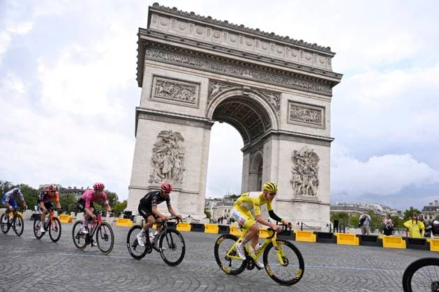 Tour de France 2025 Stage 20 PONTARLIER, FRANCE - JULY 26 : Pogacar Tadej (SLO) of UAE Team Emirates, Alaphilippe Julian (FRA) of Tudor Pro Cycling Team at the Arc de Triomphe during stage 20 of the 112th edition of Tour de France an UCI World Tour 2.UWT cycling road race stage for Men Elite of 185 km with start in Nantua and finish in Pontarlier on July 26, 2025 in Pontarlier, France, 26 07 2025 ( Motordriver Kenny Verfaillie - Pontarlier France  Copyright: xJanxDexMeuleneirx