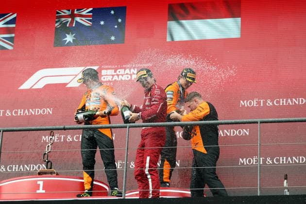 Stavelot, Belgien 24.- 27. Juli 2025: FIA - Formel 1 - WM - Großer Preis Belgien - Circuit de Spa-Francorchamps - 2025 - Rennen Sonntag Im Bild: Sektdusche auf dem Podium, Oscar Piastri (AUS), Lando Norris (GBR), Charles Leclerc (MCO) Circuit de Spa-Francorchamps Copyright: xFotostandx xHorstxBernhardtx