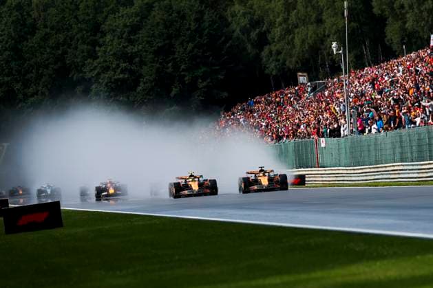 Formula 1 Moët & Chandon Belgian Grand Prix 2025 Laurent Lefebvre OVERTAKE MAXPPP - Stavelot 27 07 2025 04 NORRIS Lando (gbr), McLaren F1 Team, action, 81 PIASTRI Oscar (aus), McLaren F1 Team, action at the Formula 1 Moët & Chandon Belgian Grand Prix 2025, the 13th round of the 2025 FIA Formula 1 World Championship, WM, Weltmeisterschaft at the Circuit de Spa-Francorchamps in Stavelot, Belgium, from July 24 to 27, 2025 Stavelot Belgium  Copyright: xOVERTAKE MAXPPPxLaurentxLefebvrex OVT202507277205 OVT202507277205