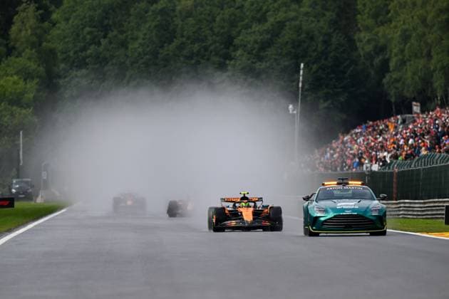 Formel 1 GP Spa Belgien. Sonntag, 27.07.2025 Lando Norris 4, McLaren Formula 1 Team hinter dem Safetycar; Formel 1 GP Spa Belgien. Sonntag, 27.07.2025 Copyright: xBEAUTIFULxSPORTS Erlhofx