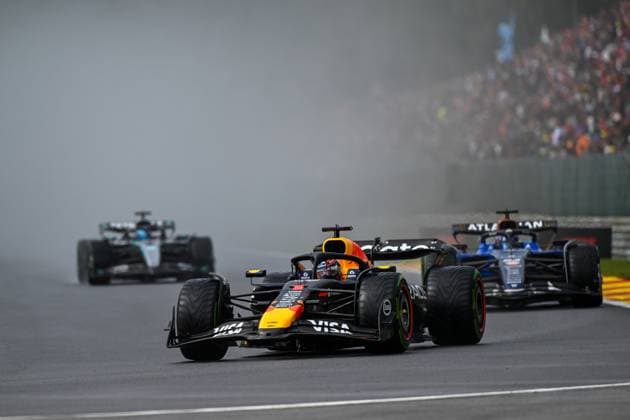 Formel 1 GP Spa Belgien. Sonntag, 27.07.2025 Max Verstappen 1, Oracle Red Bull Racing und Alexander Albon 23, Williams Racing; Formel 1 GP Spa Belgien. Sonntag, 27.07.2025 Copyright: xBEAUTIFULxSPORTS Erlhofx