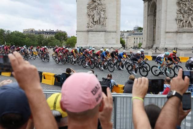 Arrivée sur les Champs Elysées 2025 PHOTOPQR LE PARISIEN LP Olivier Lejeune ; ; 27 07 2025 ; Dimanche 27 juillet 2025 La 112e édition du Tour de France s’élancera de Lille le 5 juillet prochain pour s’achever le 27 juillet. Après une interruption en 2024, pour cause de Jeux olympiques de Paris, le final de la Grande Boucle 2025 reprend ses quartiers dans la capitale, pour une dernière arrivée sur les Champs Elysées. 9 juillet 2025 LP Olivier Lejeune - The 112th edition of the Tour de France starts on Saturday 5 July in Lille, France, and will finish in Paris, France on the 27th of July. Stage 21 Mantes-la-Ville>Paris Champs-Élysées July 27, 2025