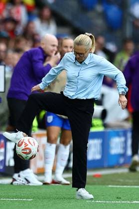 Sarina Wiegman head coach of England Women controls the ball England Women v Spain Women, UEFA European Women s Championship, Final, Football, St. Jakob Park, Basel, Switzerland - 27 Jul 2025Basel St. Jakob Park Switzerland EDITORIAL USE ONLY No use with unauthorised audio, video, data, fixture lists, club league logos or live services. Online in-match use limited to 120 images, no video emulation. No use in betting, games or single club league player publications.  Copyright: xMichaelxZemanek Shutterstockx 15414541cv