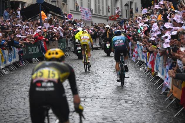 Tour de France 2025 Stage 21 PARIS CHAMPS-ELYSEES, FRANCE - JULY 27 : Pogacar Tadej (SLO) of UAE Team Emirates , Ballerini Davide (ITA) of XDS Astana Team during stage 21 of the 112th edition of Tour de France an UCI World Tour 2.UWT cycling road race stage for Men Elite of 120 km with start in Mantes-la-Ville and finish in Paris Champs-Elysees on July 27, 2025 in Paris Champs-Elysees, France, 27 07 2025 ( Motordriver Kenny Verfaillie - Paris Champs-Elysees France  Copyright: xBernardxPaponx