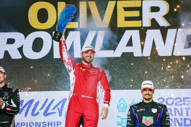2025 FORMULA E LONDON ePRIX ROWLAND Oliver (gbr), Nissan Formula E Team, Nissan e-4ORCE, portrait during the London ePrix, 15th and 16th round of the 2024-25 ABB FIA Formula E World Championship, WM, Weltmeisterschaft on the ExCel London Circuit from July 25 to 27, 2025 in London, United Kingdom - LondonUnited Kingdom  Copyright: xJULIENxDELFOSSEx