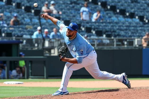 July 27, 2025: Kansas City Royals relief pitcher Carlos Estevez (53) pitches against the Cleveland Guardians during the ninth inning at Kauffman Stadium in Kansas City, MO. CSM Kansas City United States of America - ZUMAc04_ 20250727_zma_c04_179 Copyright: xDavidxSmithx