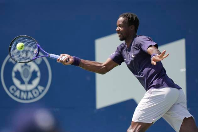 ATP, Tennis Herren Masters 1000 National Bank Open Toronto Presented by Rogers 2025 - Day2 Gael Monfils of France plays a forehand against Tomas Barrios Vera of Chile during the Men s Singles first round match on day 2 of the ATP Masters 1000 National Bank Open at Sobeys Stadium. on July 27, 2025 in Toronto, Canada. (Photo by Leonardo Ramirez Eyepix Group) Copyright: xLeonardoxRamirez xEyepixxGroupx LR_27072025_163009