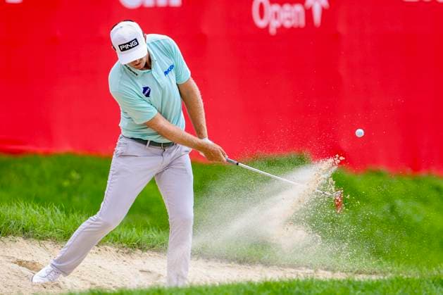 July 27, 2025, Blaine, Minnesota, United States: SEAMUS POWER hits a ball out of the sand trap at hole eighteen on the fourth and final day of competition at the 2025 PGA, Golf Herren 3M Open at TPC Twin Cities. Blaine United States - ZUMAt166 20250727_zsp_t166_079 Copyright: xMichaelxTurnerx