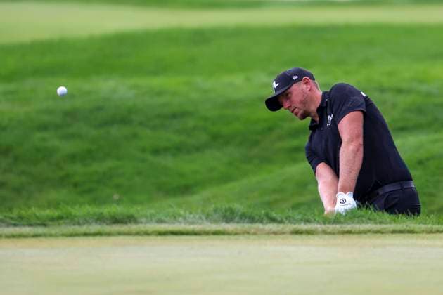 July 27, 2025, Blaine, Minnesota, United States: MATT WALLACE hits a ball out of the rough at hole eighteen on the fourth and final day of competition at the 2025 PGA, Golf Herren 3M Open at TPC Twin Cities. Blaine United States - ZUMAt166 20250727_zsp_t166_085 Copyright: xMichaelxTurnerx