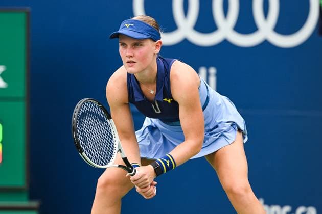 MONTREAL, QC - JULY 27: Suzan Lamens (NED) waits for service during a first round match at WTA, Tennis Damen National Bank Open on July 27, 2025 at IGA Stadium in Montreal, QC (Photo by David Kirouac Icon Sportswire) TENNIS: JUL 27 National Bank Open EDITORIAL USE ONLY Icon250727001