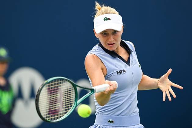 MONTREAL, QC - JULY 27: Polina Kudermetova returns the ball during a first round match at WTA, Tennis Damen National Bank Open on July 27, 2025 at IGA Stadium in Montreal, QC (Photo by David Kirouac Icon Sportswire) TENNIS: JUL 27 National Bank Open EDITORIAL USE ONLY Icon250727009
