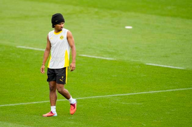 Karim Adeyemi (Borussia Dortmund) mit Mütze während der Trainingseinheit des BV Borussia Dortmund, Trainingsgelände Hohenbuschei am 28. July 2025 in Dortmund, Deutschland. (Foto von Alex Gottschalk DeFodi Images) Karim Adeyemi (Borussia Dortmund) with cap during the BV Borussia Dortmund training session at Hohenbuschei training grounds on July 28, 2025 in Dortmund, Germany. (Photo by Alex Gottschalk DeFodi Images) (Photo by Alex Gottschalk DeFodi Images)