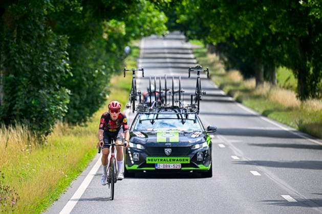 Tour de Wallonie 2025 Stage 3 ANTOING, BELGIUM - JULY 28 : Rider of Pauwels Sauzen - Cibel Clementines chasing alone during stage 3 of the 30th edition of Tour de Wallonie an UCI ProSeries 2.Pro cycling road race stage for Men Elite of 165.3 km with start in Estinnes and finish in Antoing on July 28, 2025 in Antoing, Belgium, 28 07 2025 ( Motordriver Pieter Van Herzele - Antoing Belgium  Copyright: xTomasxSiskx