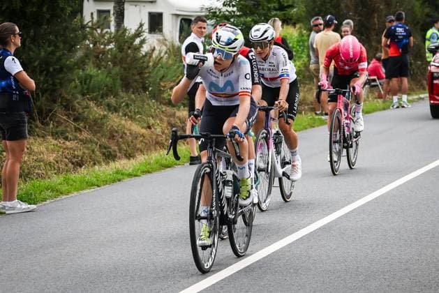 July 28, 2025, Bain-De-Bretagne, France, France: Sara MARTIN MARTIN (Spain) of MOVISTAR TEAM and Catalina SOTO CAMPOS (Chile) of Team LABORAL KUTXA - FUNDACION EUSKADI during the Tour de France 2025 Femmes, Cycling race Stage 3, Le Gacilly to Angers (163,5 Km) on July 28, 2022 in Bain-de-Bretagne, France. Bain-De-Bretagne France - ZUMAm308 20250728_zsp_m308_003 Copyright: xMatthieuxMirvillex