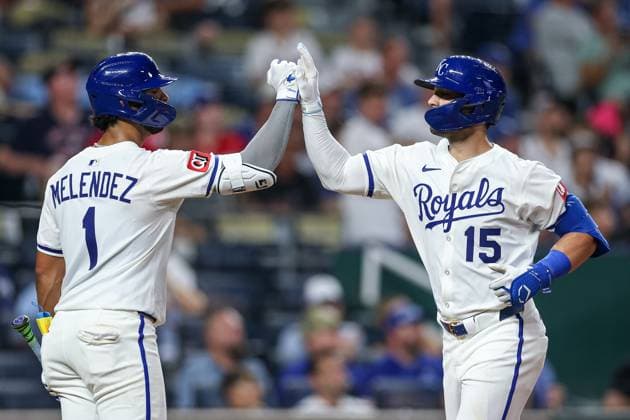 July 28, 2025: Kansas City Royals right fielder Randal Grichuk (15) celebrates his 8th inning solo home run with left fielder MJ Melendez (1) against the Atlanta Braves at Kauffman Stadium in Kansas City, MO. CSM Kansas City United States of America - ZUMAc04_ 20250728_zma_c04_048 Copyright: xDavidxSmithx