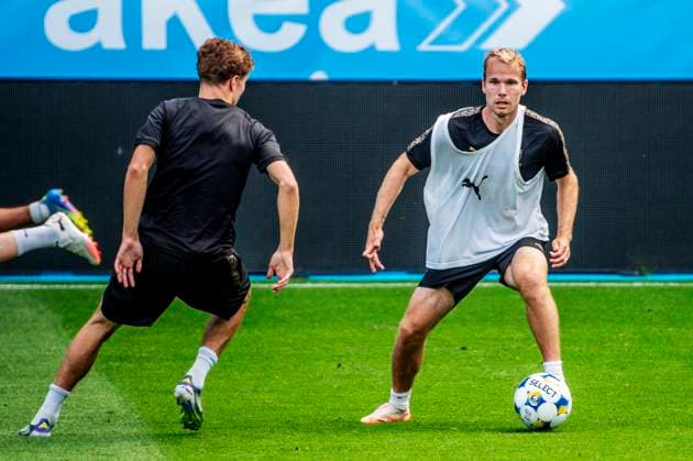 250729 Oscar Lewicki during a UEFA Champions League training session with Malmö FF on July 29, 2025 in Malmö. Photo: Christian Örnberg BILDBYRAN COP 166 CO0595 fotboll football soccer fotball uefa champions league qualifier champions league träning practice training malmö ff bbeng Copyright: CHRISTIANxÖRNBERG BB250729CO045