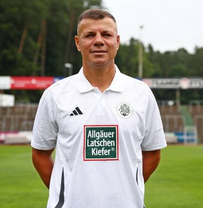 26.07.2025, xmohx, Fussball Regionalliga Suedwest, FC Homburg - Fototermin Saison 2025 26 v.l. Torwart-Trainer Enver Marina (Homburg) (DFL DFB REGULATIONS PROHIBIT ANY USE OF PHOTOGRAPHS as IMAGE SEQUENCES and or QUASI-VIDEO) Homburg