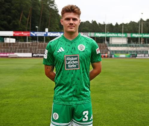 26.07.2025, xmohx, Fussball Regionalliga Suedwest, FC Homburg - Fototermin Saison 2025 26 v.l. Frederik Schumann (Homburg) (DFL DFB REGULATIONS PROHIBIT ANY USE OF PHOTOGRAPHS as IMAGE SEQUENCES and or QUASI-VIDEO) Homburg