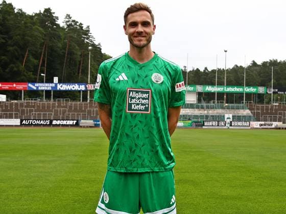 26.07.2025, xmohx, Fussball Regionalliga Suedwest, FC Homburg - Fototermin Saison 2025 26 v.l. Nils Röseler (Homburg) (DFL DFB REGULATIONS PROHIBIT ANY USE OF PHOTOGRAPHS as IMAGE SEQUENCES and or QUASI-VIDEO) Homburg