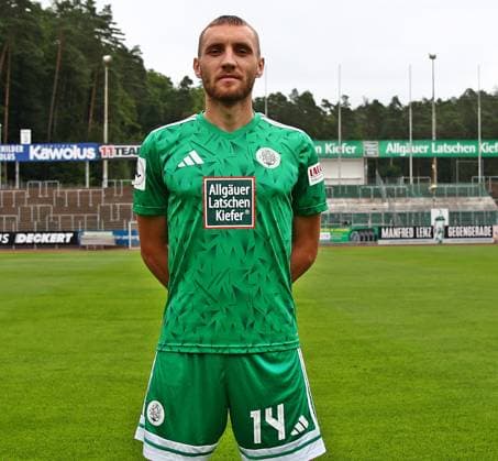 26.07.2025, xmohx, Fussball Regionalliga Suedwest, FC Homburg - Fototermin Saison 2025 26 v.l. Amar Suljic (Homburg) (DFL DFB REGULATIONS PROHIBIT ANY USE OF PHOTOGRAPHS as IMAGE SEQUENCES and or QUASI-VIDEO) Homburg