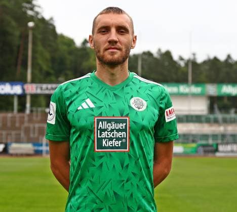 26.07.2025, xmohx, Fussball Regionalliga Suedwest, FC Homburg - Fototermin Saison 2025 26 v.l. Amar Suljic (Homburg) (DFL DFB REGULATIONS PROHIBIT ANY USE OF PHOTOGRAPHS as IMAGE SEQUENCES and or QUASI-VIDEO) Homburg