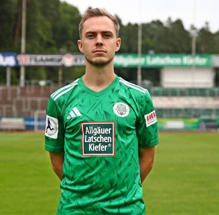 26.07.2025, xmohx, Fussball Regionalliga Suedwest, FC Homburg - Fototermin Saison 2025 26 v.l. Justin Petermann (Homburg) (DFL DFB REGULATIONS PROHIBIT ANY USE OF PHOTOGRAPHS as IMAGE SEQUENCES and or QUASI-VIDEO) Homburg