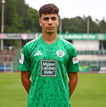 26.07.2025, xmohx, Fussball Regionalliga Suedwest, FC Homburg - Fototermin Saison 2025 26 v.l. Nicolas Jörg (Homburg) (DFL DFB REGULATIONS PROHIBIT ANY USE OF PHOTOGRAPHS as IMAGE SEQUENCES and or QUASI-VIDEO) Homburg