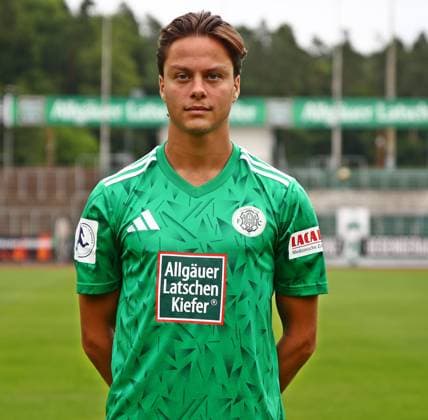 26.07.2025, xmohx, Fussball Regionalliga Suedwest, FC Homburg - Fototermin Saison 2025 26 v.l. Minos Gouras (Homburg) (DFL DFB REGULATIONS PROHIBIT ANY USE OF PHOTOGRAPHS as IMAGE SEQUENCES and or QUASI-VIDEO) Homburg