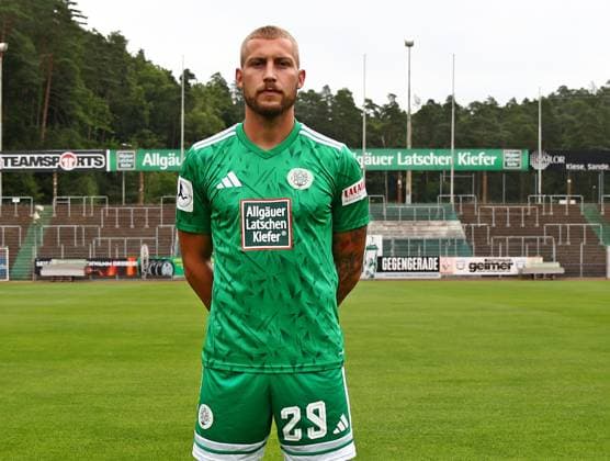 26.07.2025, xmohx, Fussball Regionalliga Suedwest, FC Homburg - Fototermin Saison 2025 26 v.l. Mart Ristl (Homburg) (DFL DFB REGULATIONS PROHIBIT ANY USE OF PHOTOGRAPHS as IMAGE SEQUENCES and or QUASI-VIDEO) Homburg